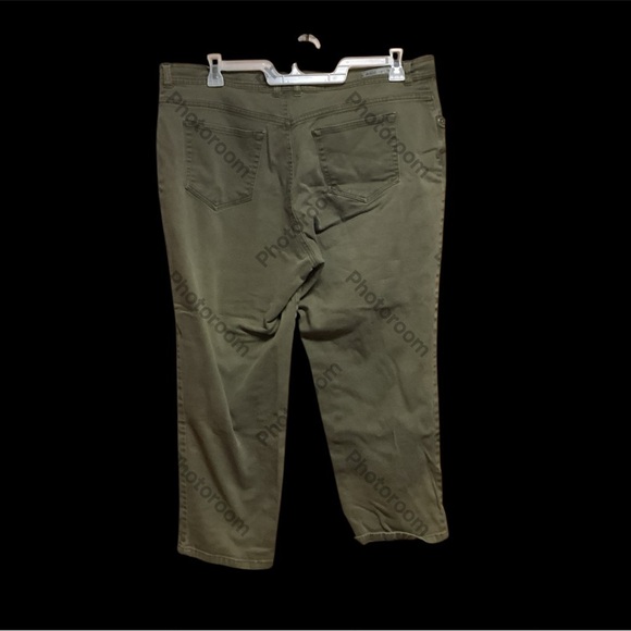 GV OLIVE COLOR DENIM SIZE 18.  GENTLY WORN WITH 5 POCKETS AMAZING DEAL, OR GIFT - Picture 3 of 3